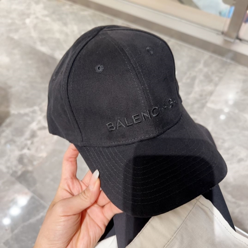 BALENCIAGA